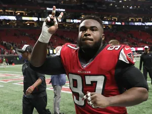 Grady Jarrett Football Peace Sign Wallpaper