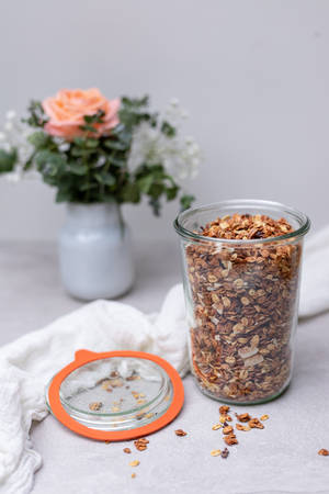 Granola And Pink Rose Flower Wallpaper