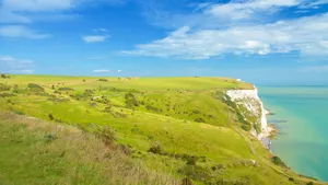 Grassland On White Cliffs Of Dover Wallpaper