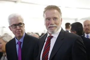 Gray Davis, Eminent Democratic Leader Wallpaper