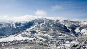 Gray Ski Mountain Wallpaper