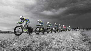 Grayscale Road Bike Group Marathon Wallpaper
