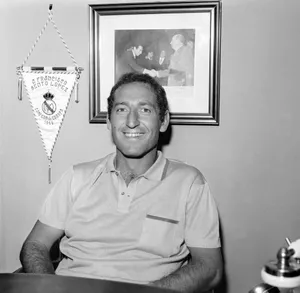 Great Spanish Football Player Francisco Gento Wallpaper