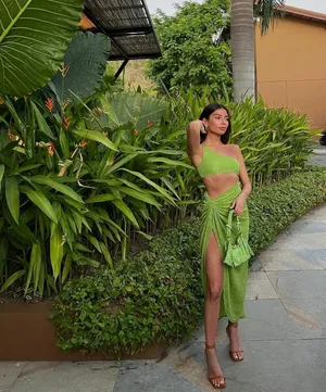 Green Tropical Fashion Outfit Wallpaper