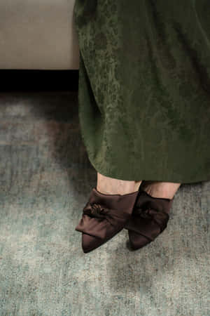 Green Velvet Dress Brown Satin Shoes Wallpaper