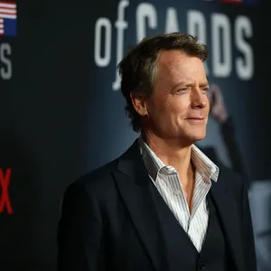 Greg Kinnear 1400 X 1400 Wallpaper