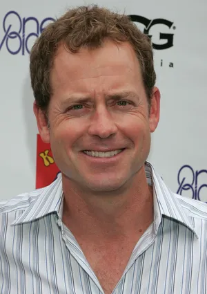 Greg Kinnear 2121 X 3000 Wallpaper