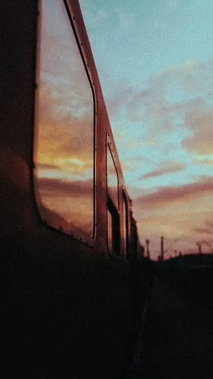 Gritty Reflection Wallpaper