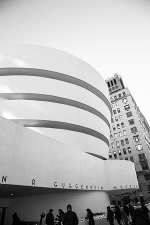 Guggenheim Museum New York Black And White Wallpaper