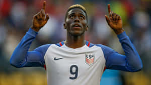 Gyasi Zardes Points Sky Wallpaper