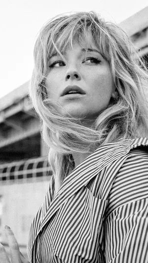 Haley Bennett Black And White Portrait Wallpaper