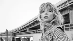 Haley Bennett Urban Fashion Portrait Wallpaper