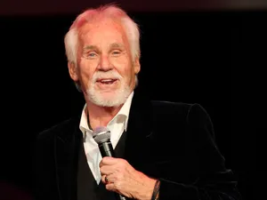 Hall Of Fame Actor Kenny Rogers Wallpaper