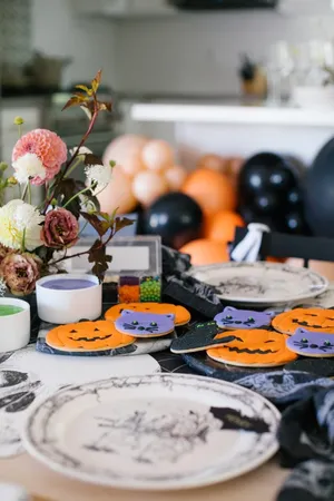 Halloween Cookie Decoration Table Setting Wallpaper
