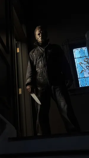 Halloween Michael Myers In Stairs Wallpaper