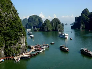 Halong Bay In Vietnam Southeast Asia Wallpaper