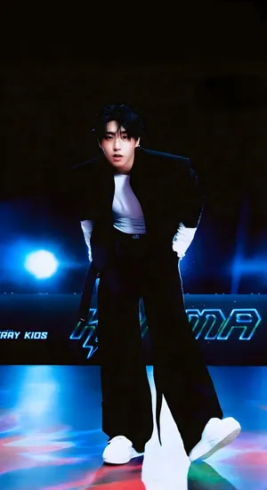 Han Stray Kids Dynamic Stage Wallpaper