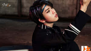 Han Stray Kids Stylish Pose Wallpaper