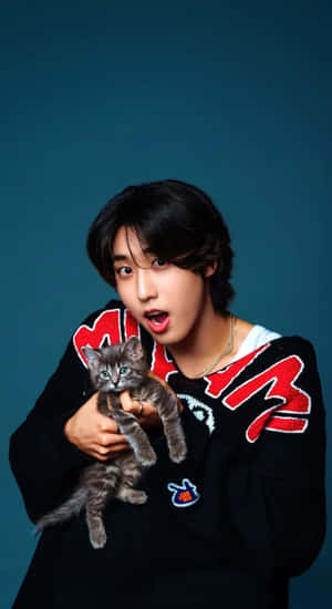 Han Stray Kids With Cat Wallpaper