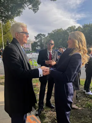 Handshake Event Outdoors Wallpaper