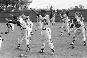 Hank Aaron Stretching Exercise Wallpaper