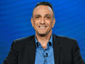 Hank Azaria – A Versatile Talent In Entertainment Wallpaper