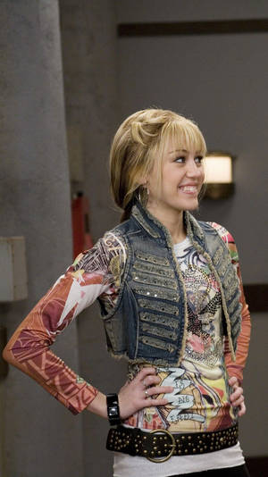 Hannah Montana Side View Wallpaper