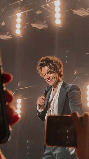 Harry Styles On Stage Pfp Ideas Wallpaper