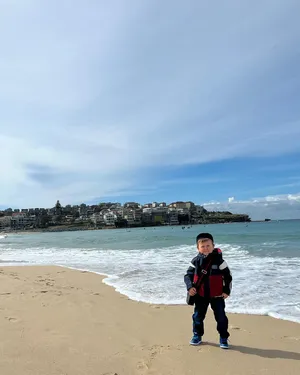 Hasbulla At The Beach Wallpaper