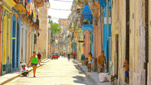 Havana Locals Walking Street Wallpaper