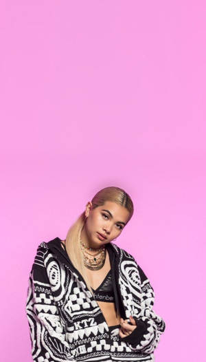 Hayley Kiyoko Layered Necklace Wallpaper