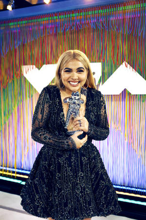 Hayley Kiyoko Vmas Wallpaper