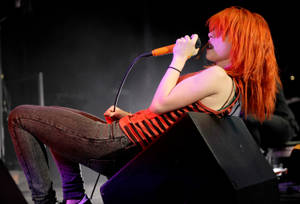 Hayley Williams Rock Concert Wallpaper