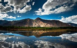 Hd Mountain Shot Of The Himalayas Wallpaper