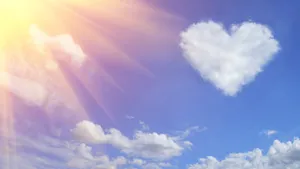Heart Shaped Cloud In Sky Wallpaper