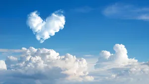 Heart Shaped Cloud In Sky Wallpaper