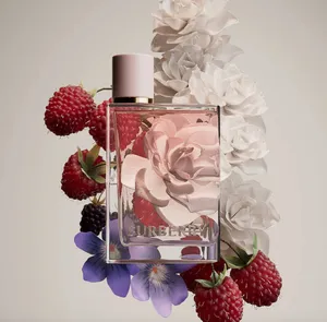 Heavenly Floral Fragrance Wallpaper