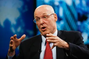 Henry Paulson Delivering Speech On A Show Wallpaper