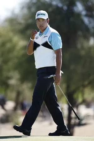Hideki Matsuyama Examining The Hole Wallpaper