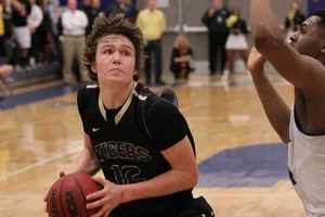 High School Basketball Action Shot Wallpaper