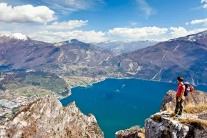 Hiker In Lago Di Garda Wallpaper