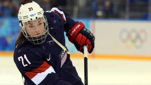 Hilary Knight Strike Stance Wallpaper