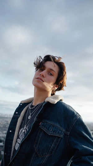 Hip-hop Artist Chase Hudson Dazzles And Charms With His Music Wallpaper