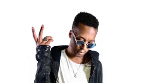 Hip Hop Artist Peace Sign Wallpaper