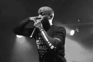 Hip Hop Artist Performance Microphone Wallpaper