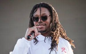 Hip Hop Artist Performance Microphone Wallpaper