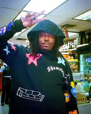 Hip Hop Artistin Convenience Store Wallpaper