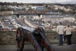 Historic Streets Of Londonderry Wallpaper