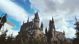 Hogwarts School Of Witchcraft And Wizardry – Home Of Harry Potter Wallpaper