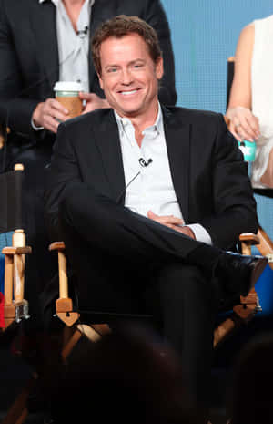 Hollywood Actor Greg Kinnear In A Formal Attire Wallpaper